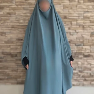 Alternative view of Maxi khimar / Isdal
